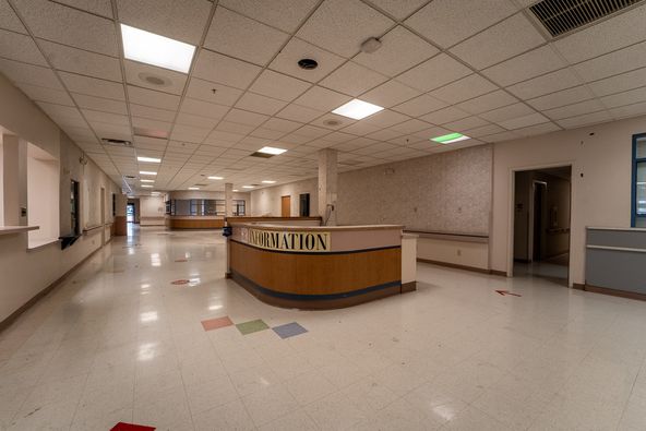 Veterans Affairs Outpatient Clinic: 351 Hartnell Ave, Redding, CA 96002